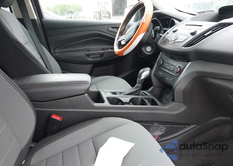 2018 Ford Escape S z USA, uszkodzony, nr VIN 1FMCU0F76JUC39404